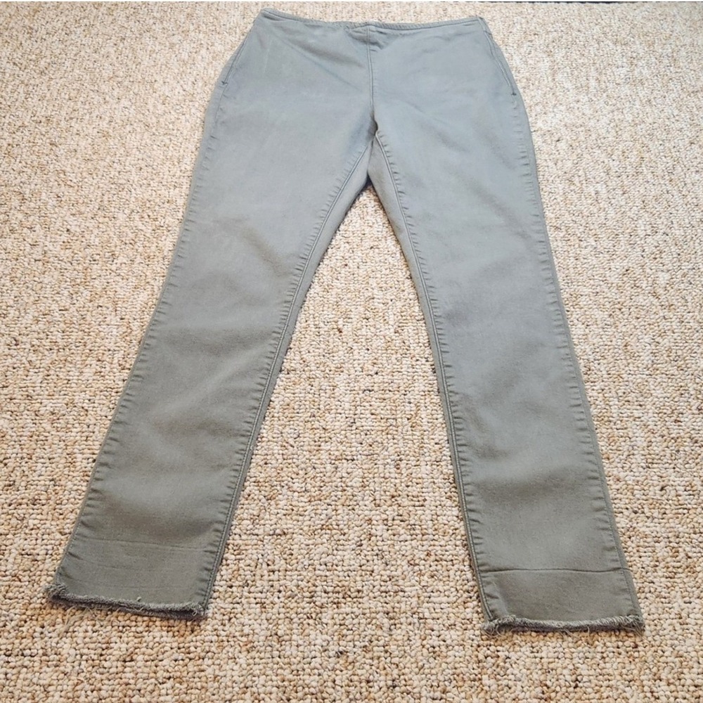Easel Women's Size L Gray Utility Cargo Pants Elastic Waist Frayed Hem Pull Ons‎